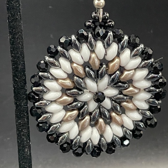 Czech Glass Bead Stitched Medallion Beaded Pierced Earrings - Picture 7 of 8